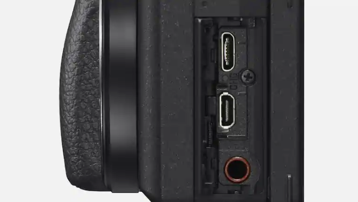พรีวิว Sony 6400 ก็เป็นอีกหนึ่งกล้องตัวเล็กสเป็กเกินตัวจาก Sony ตระกลู 6000 ซีรี่ย์ ที่หลัง ๆ เน้นกล้องที่สามารถถ่ายได้ดีทั้งภาพนิ่งและวิดีโอ Sony A6400 เป็นกล้องที่ทำได้ตั้งแต่เซลฟี่ ไปจนถึงถ่าย Vlog เพราะเป็นตัวแรกในตระกูล 6000 ซีรี่ย์ ที่สามารถพับจอกลับมาถ่ายตัวเองได้นั่นเอง ถือว่าเป็นกล้องที่มีสมดุลในตัวดีและราคาค่อนข้างโอเคเลยทีเดียวสำหรับใครก็ตามที่จะเริ่มถ่ายภาพนิ่งและวิดีโอแบบจริงจังขึ้นมาหน่อย หรือ Serious hobby ก็สามารถใช้งาน Sony A6400 ได้ครับ
﻿