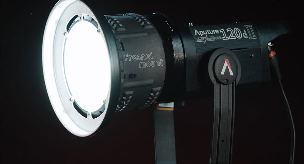 พรีวิว  Aputure Light Storm LS C120D II LED Light ไฟสำหรับสตูดิโอเเละไฟเสริมสำหรับการถ่ายภาพยนตร์
